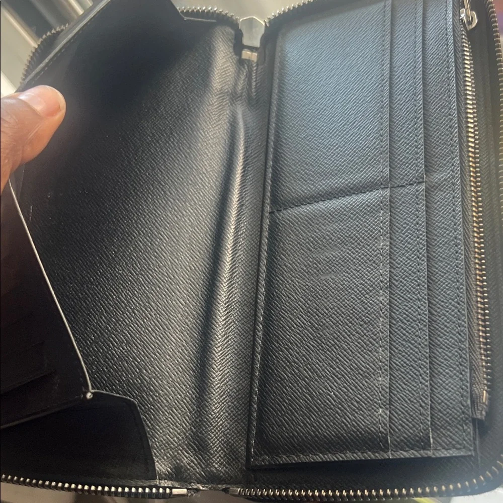 Louis Vuitton Black Monogram Zipper Wallet - Picture 3 of 10